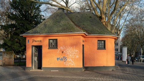 Toilettenhäuschen auf dem Nordmarkt Toilettenhäuschen auf dem Nordmarkt